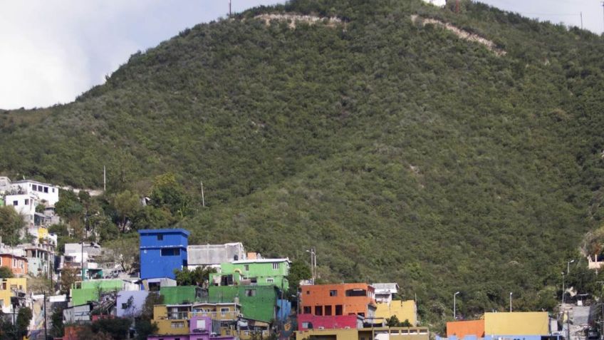 Lluvias forman "rostro" en cerro de Baja California Sur; ¿qué es en realidad? | FOTO