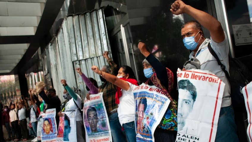 Familiares de los 43 de Ayotzinapa realizarán MARCHA a Palacio Nacional; habrá más movilizaciones en CDMX