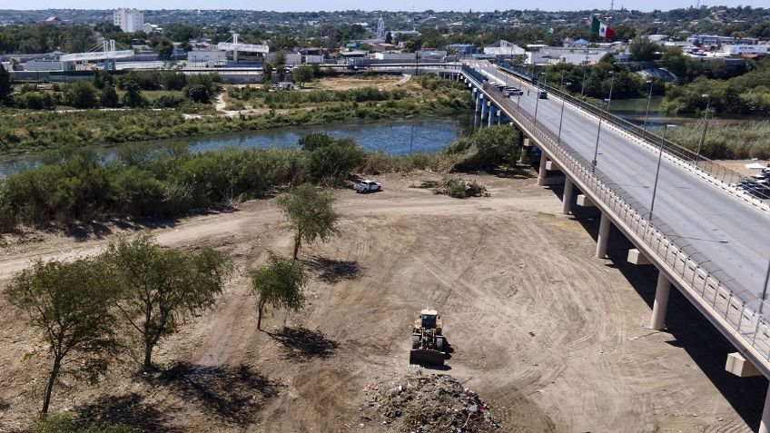 Desaloja Texas a haitianos; 17 vuelos con destino a Haití y el resto a México