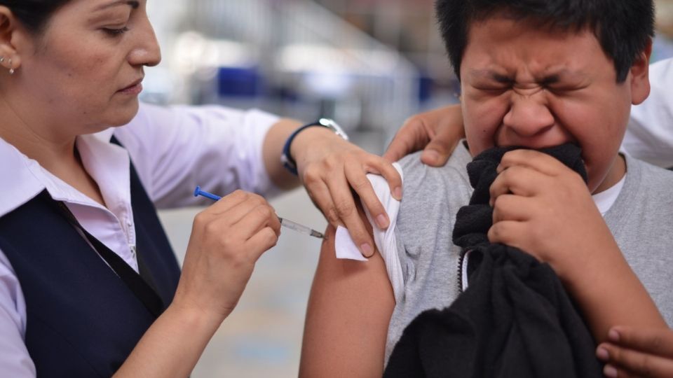 Expertos indicaron que la emergencia sanitaria frenó programas de salud pediátrica. (Foto: Cuartoscuro)