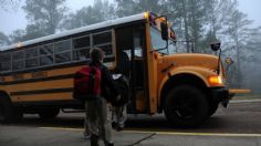 APUÑALÓ varias veces al chofer, mientras los NIÑOS en el autobús escolar presenciaban todo