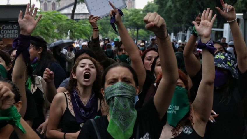 Martí Batres asegura que Gobierno capitalino garantizó la libre manifestación feminista y llegada al Zócalo