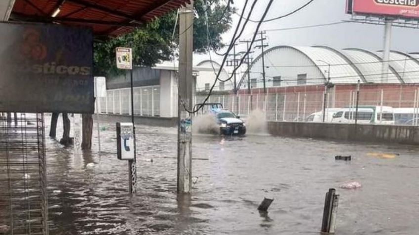 Ecatepec: Fuertes lluvias provocan inundaciones en varias colonias | VIDEOS