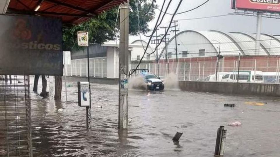 Varias colonias del municipio de Ecatepec quedaron inundadas tras las fuertes lluvias (Foto: José Ríos)