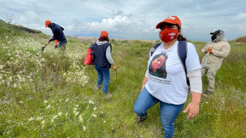 Colectivos buscan sin descanso en el cerro de Chiconautla