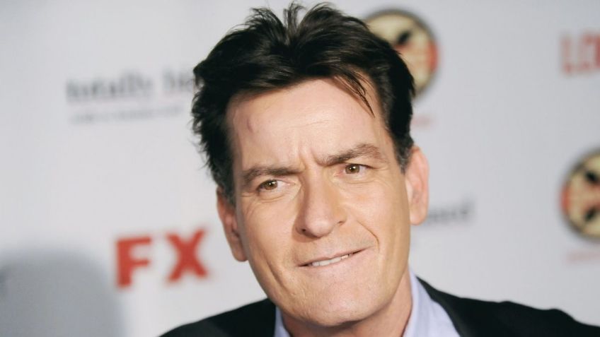 Charlie Sheen; la serie que lo llevó a la cima, pero lo despidieron por sus adicciones; disponible en HBO MAX