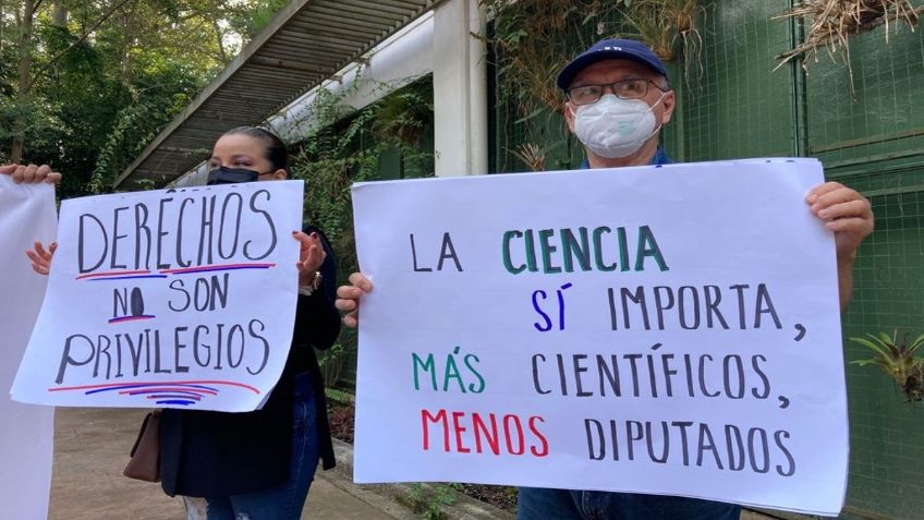 Investigadores del Conacyt protestan en Veracruz; piden no criminalizar a la ciencia