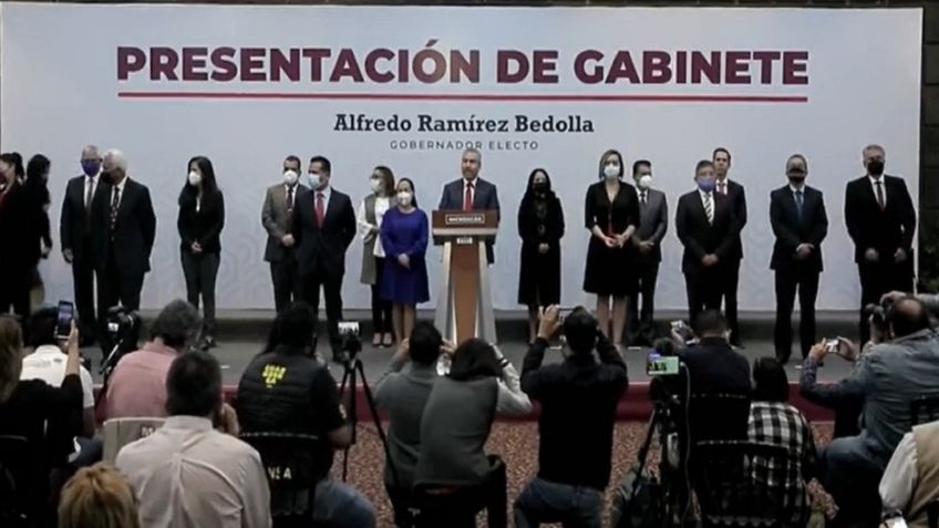 Alfredo Ramírez Bedolla presenta a su gabinete; designa a Carlos Torres como secretario de gobierno