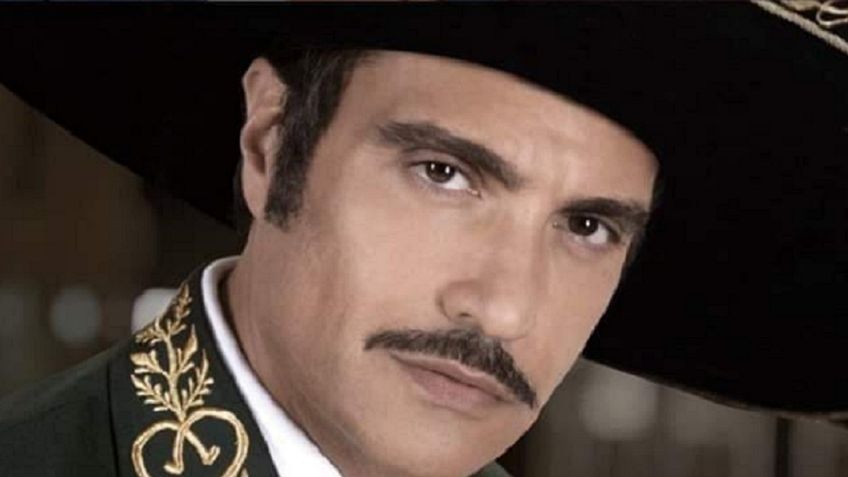 Así suena Jaime Camil cantando "El Rey" en su personaje de  Vicente Fernández: VIDEO