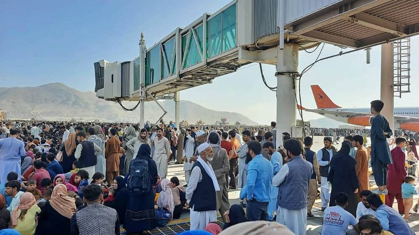 Aeropuerto de Kabul reanuda vuelos nacionales desde la toma de El Talibán