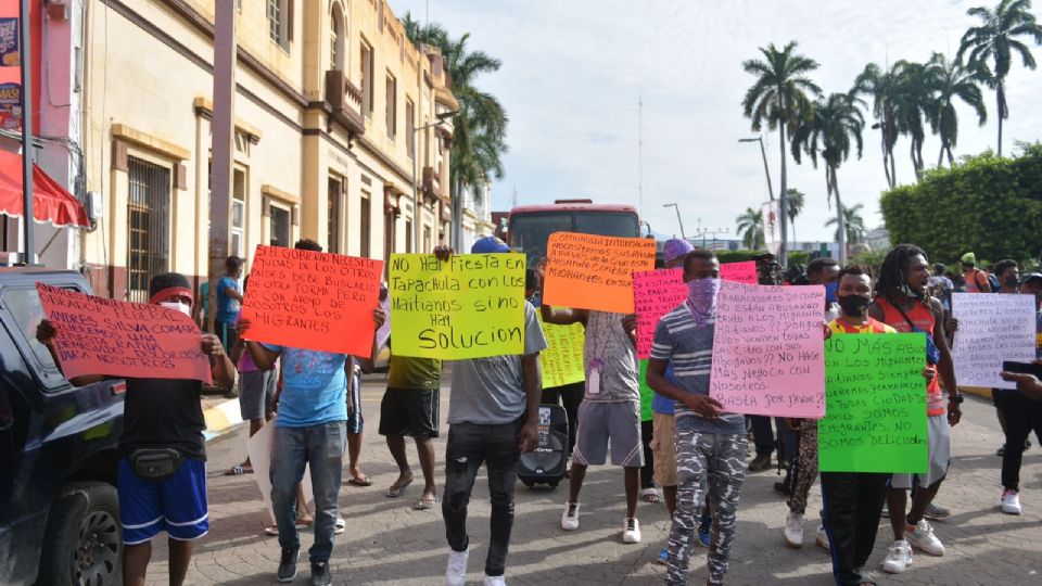 Decenas de haitianos migrantes se manifestaron en las calles de Tapachula