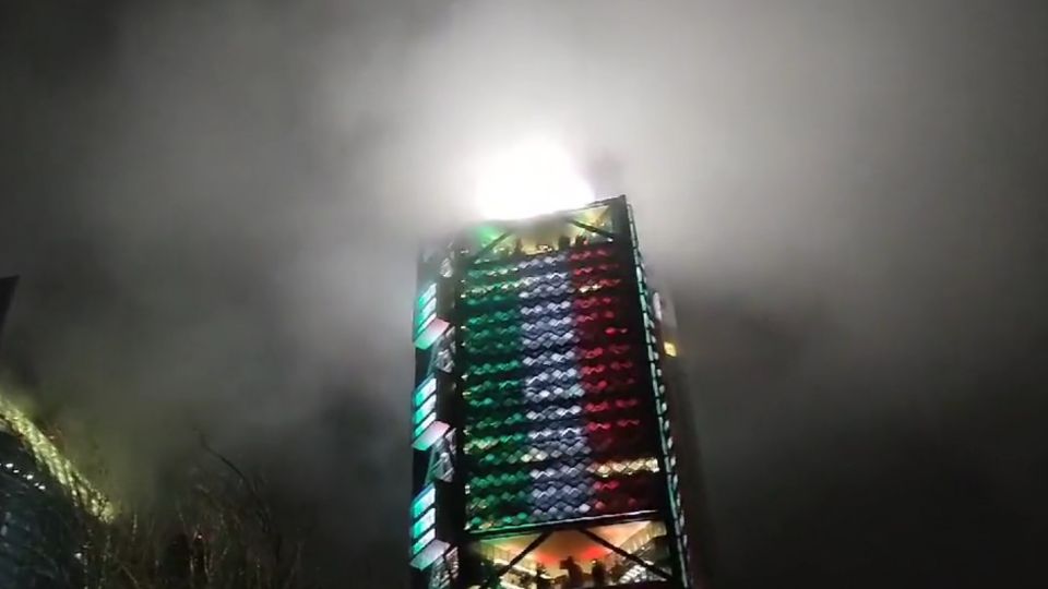 Torre BBVA presenta posible incendio tras el sismo de 7.1