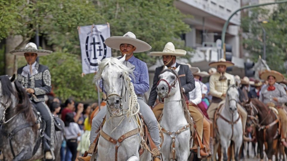 El ejército charros recibió entrenamiento durante un año en donde aprendieron estrategias de guerra que les enseñaron excombatientes de la Revolución. FOTO: Cuartoscuro