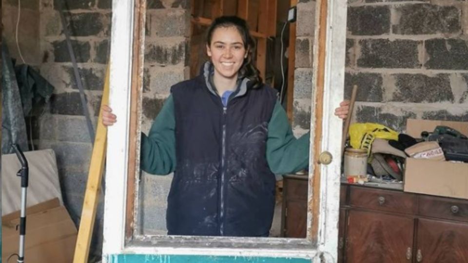 Como no tenían dinero, la joven pareja decidió que ellos misms serían los que remodelaran la mansión que compraron en 2019. Foto: IG whathavewedunoon