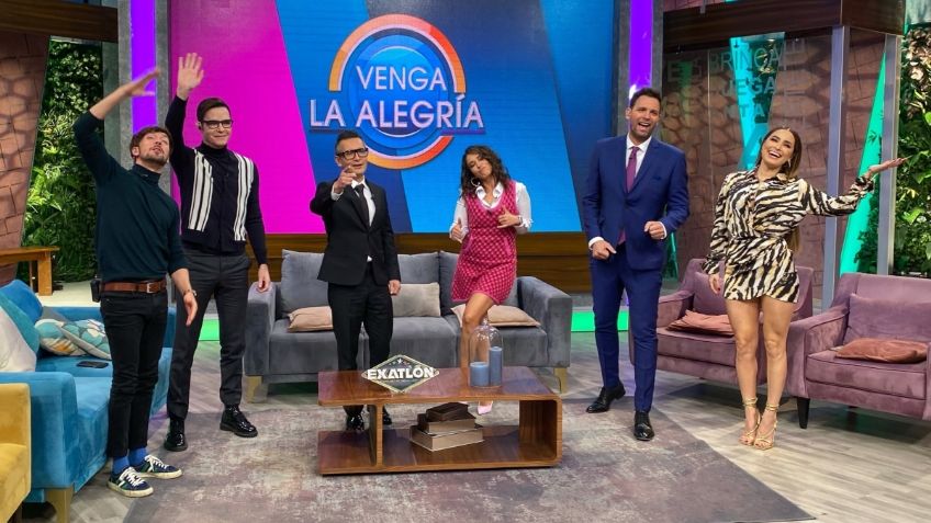 Conductor de VLA se BURLA de famoso que cree que Juan Gabriel sigue vivo; así fue el momento