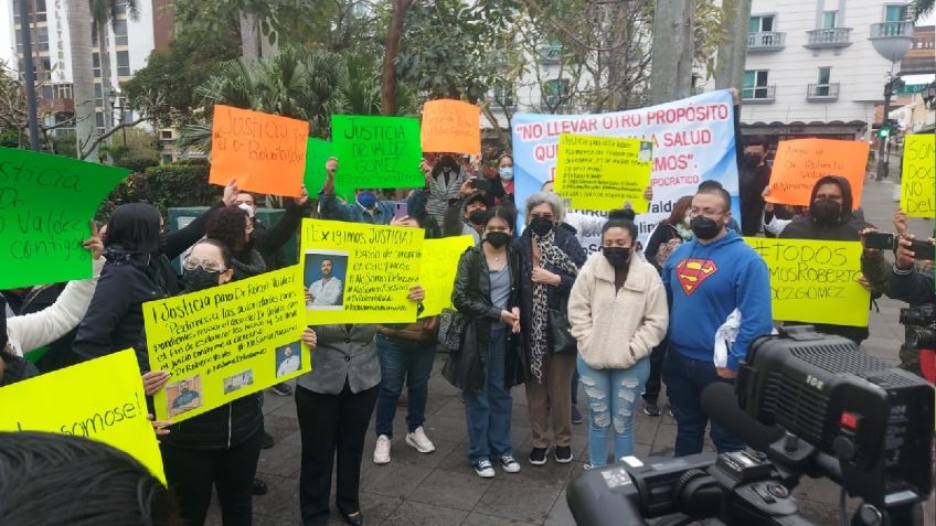 Médicos protestan en Tampico por detención de un compañero