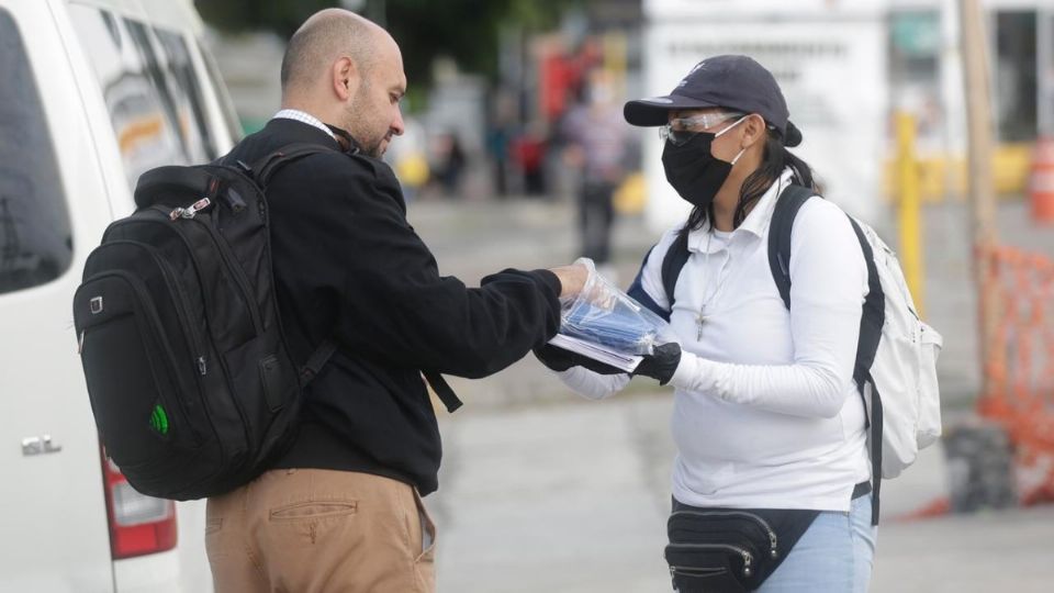 El gobierno de Nuevo León consideró que no sería prudente presionar a la gente con el certificado. Foto: Archivo