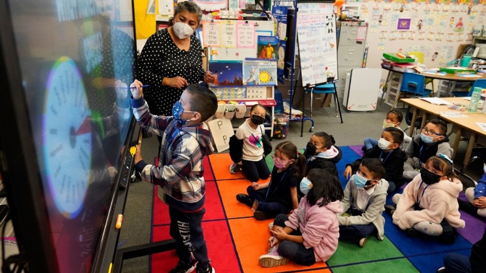 La secretaria de Educación anunció que los maestros ganarían hasta 7.5 por ciento más