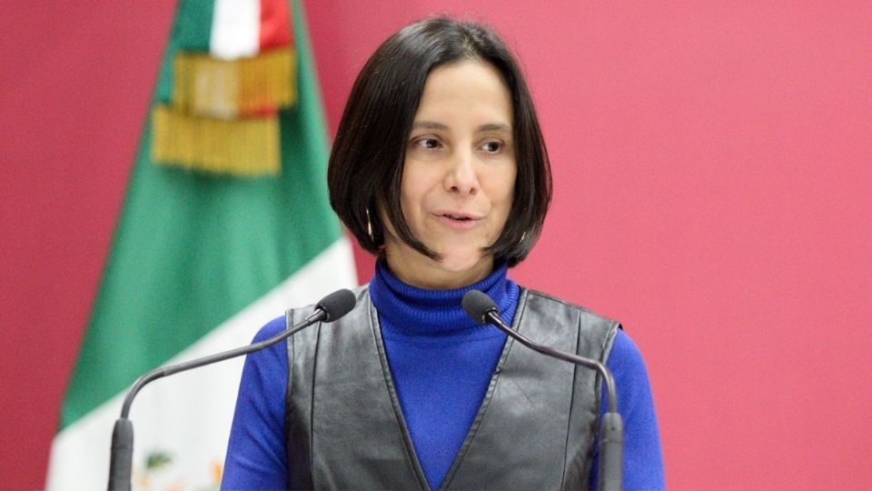 APOYO. Luz Elena González señaló que se trata de ayudar a la ciudadanía. Foto: Especial