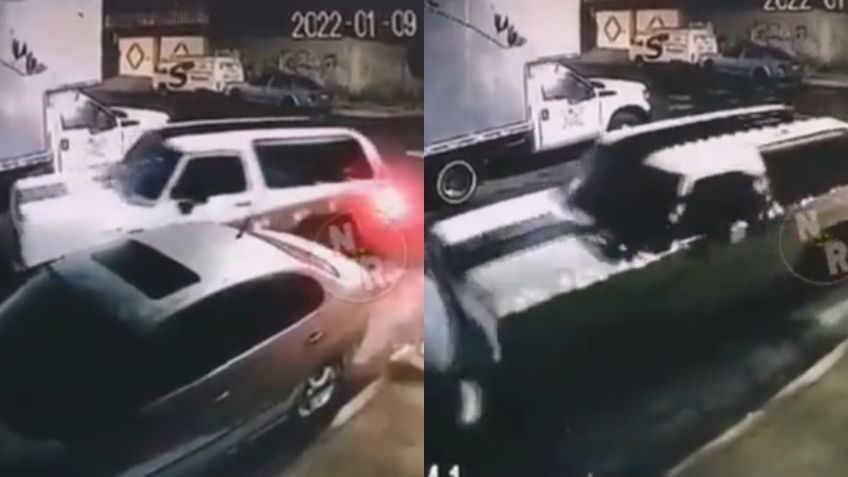 Edomex: Ladrones empujan un auto con una camioneta para robarlo en Ecatepec | VIDEO