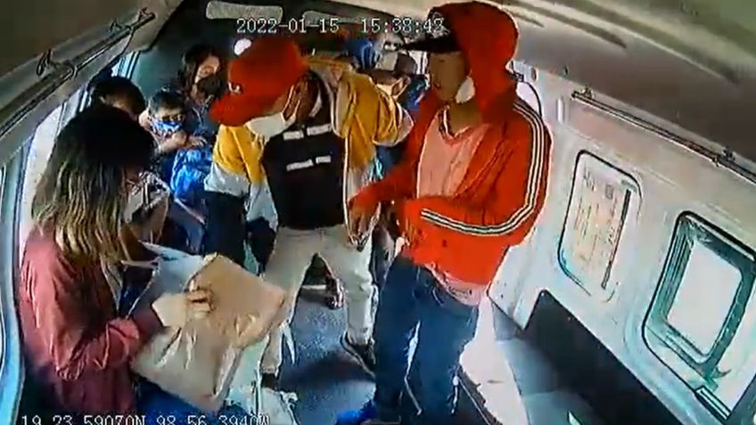 Captan nuevo asalto en combi del EDOMEX, se roban hasta una bolsa de papas: VIDEO