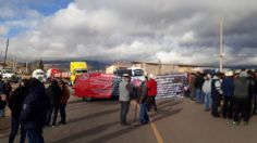 Exmineros bloquean de manera permanente carretera Ímuris-Cananea