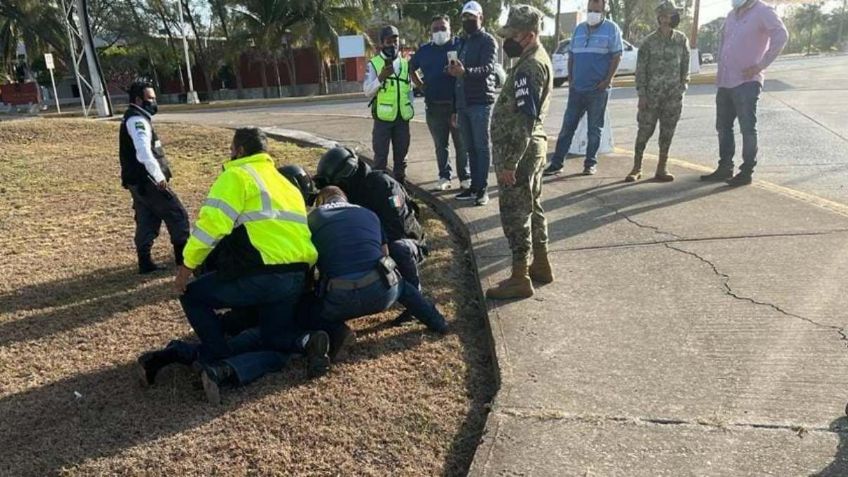 Abuelito causa zafarrancho en centro de vacunación; la GN se lo llevó detenido