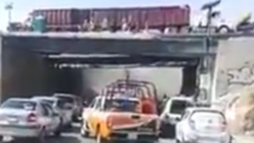 Edomex: colapsa puente en la Autopista México-Pachuca | VIDEO