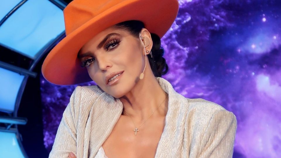 La guapa cantante roba suspiros en redes con sus looks. Foto: Especial