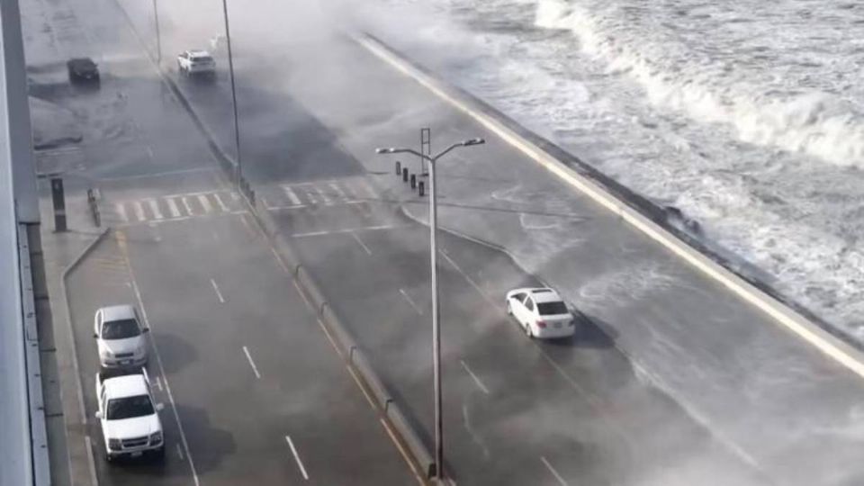 Veracruz cierra navegación en el puerto por vientos de 116 km/h (Foto: Especial)