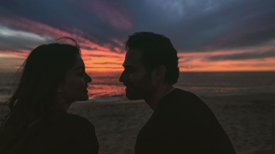 La pareja celebró el Año Nuevo en Baja California Sur (Foto: Instagram@angeliqueboyer)