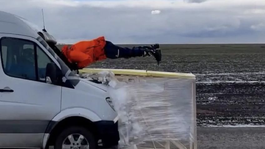 VIDEO VIRAL: Acróbata logra atravesar “volando” una minivan