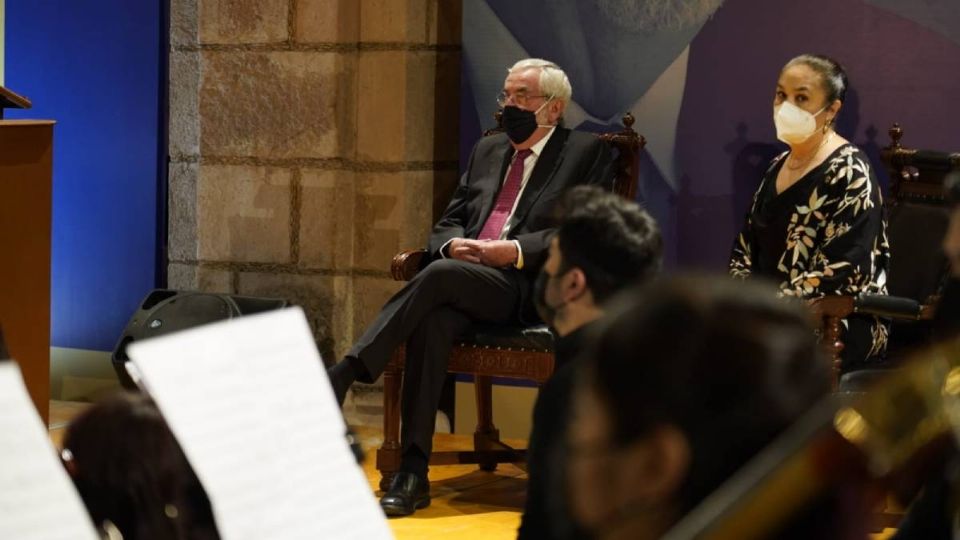 Enrique Graue recibe doctorado Honoris Causa por la Universidad Autónoma de San Luis Potosí (Foto: Twitter/ @LaUASLP)