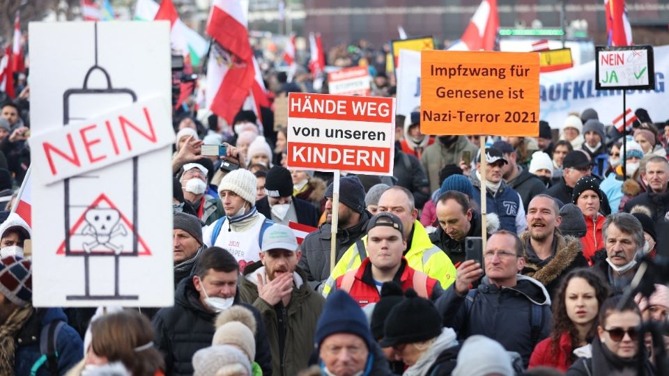 ENOJO VIENA. La semana pasada hubo marchas contra la vacuna obligatoria. Foto: AP