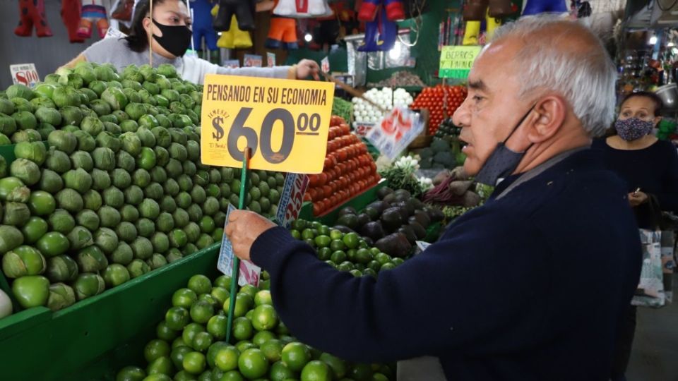 El titular de la Profeco, Ricardo Sheffield señaló que el precio del limón comenzará a bajar. Foto: Cuartoscuro