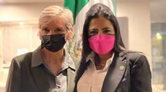 Lorena Piñon asiste a la recepción de honor de la ministra de Energía en EU, Michigan Jennifer Granholm