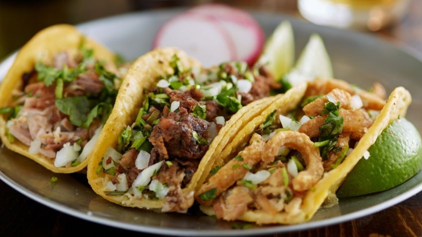 Joven aprovecha su hora de comida y rompe récord al comer 40 taco, 9 enchiladas y hasta postre