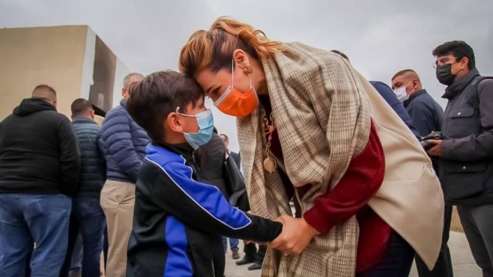 Marina del Pilar Ávila anuncia obras en beneficio de niños migrantes en Baja California (Foto: Especial)