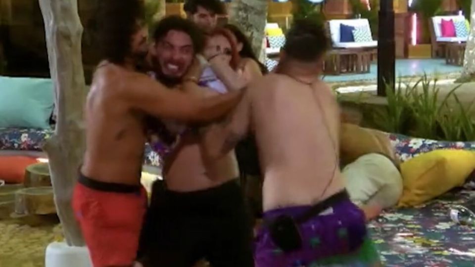 Los golpes no se hicieron esperar en la nueva temporada de Acapulco Shore. Foto: Especial