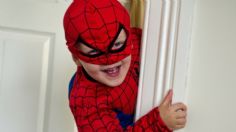 Niño de 3 años se disfraza de Spider-Man para defender a su mamá de violencia doméstica