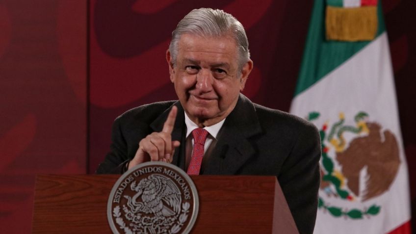 Médicos recomiendan a AMLO que camine 30 minutos como parte de su recuperación