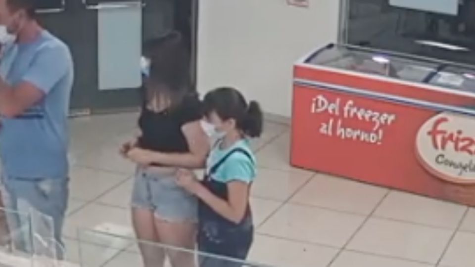 Se presume que la mujer venía acompañada de más amigos y ninguno con protección 
(Foto: Captura de Pantalla/Twitter)