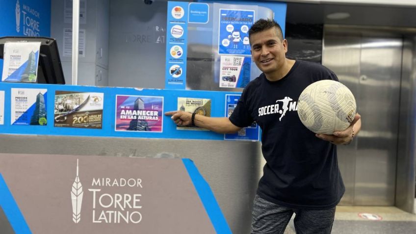 ¡IMPRESIONANTE! Mexicano ha roto 17 récords mundiales con un balón de fútbol