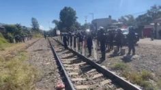 CNTE Poder de Base amenaza con tomar vías del tren; Policía de Michoacán resguarda la zona