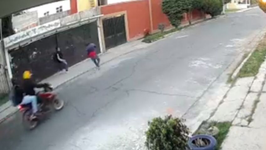 “¡Auxilio, suenen las alarmas!”, hombre evita asalto corriendo y gritando: VIDEO