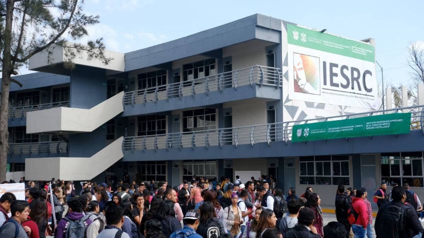 CDMX: Instituto Rosario Castellanos tiene a sus primeros 157 egresados