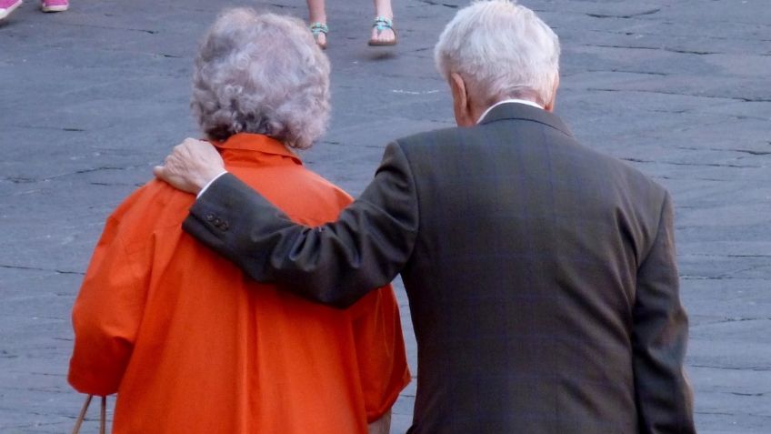 Ladrón se mata de un balazo durante un asalto a un par de abuelitos