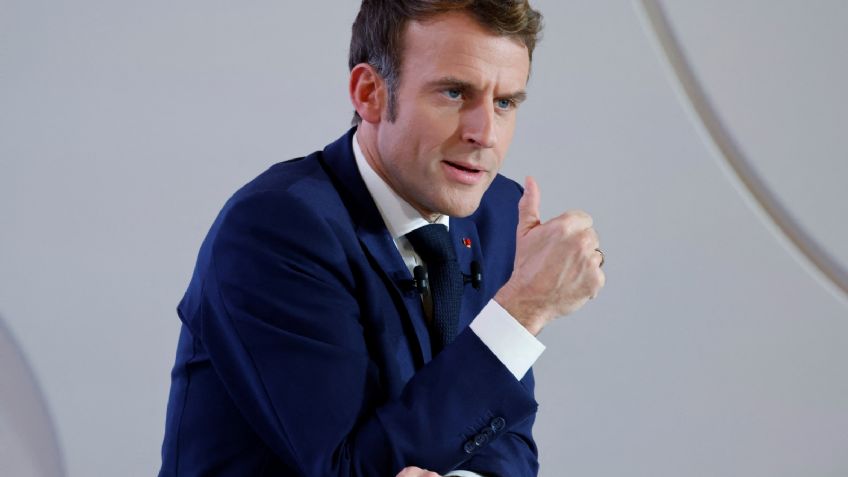 Emmanuel Macron luce frágil con su reforma de pensiones en Francia