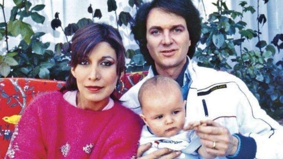 Camilo Sesto y Lourdes Ornelas con su hijo, Camilo Blanes Ornelas