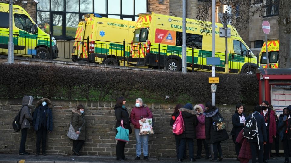 GRAN BRETAÑA. Los hospitales ingleses sufren de falta de personal por una ola de positivos. Foto: AFP